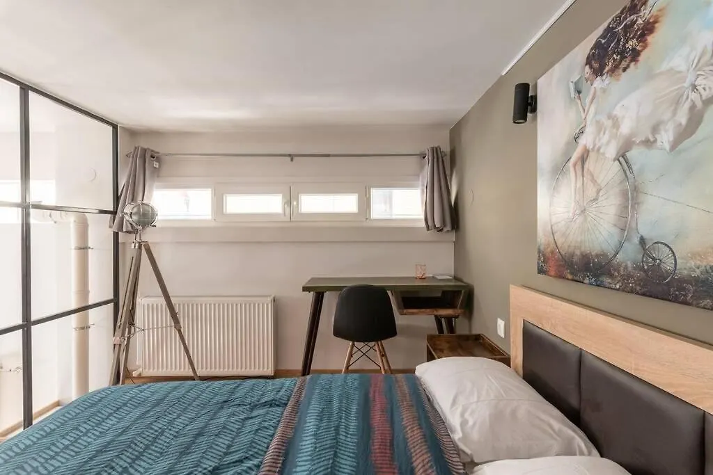 Industrial Loft Near Seaside W 200Mbps Apartment Thessaloniki
