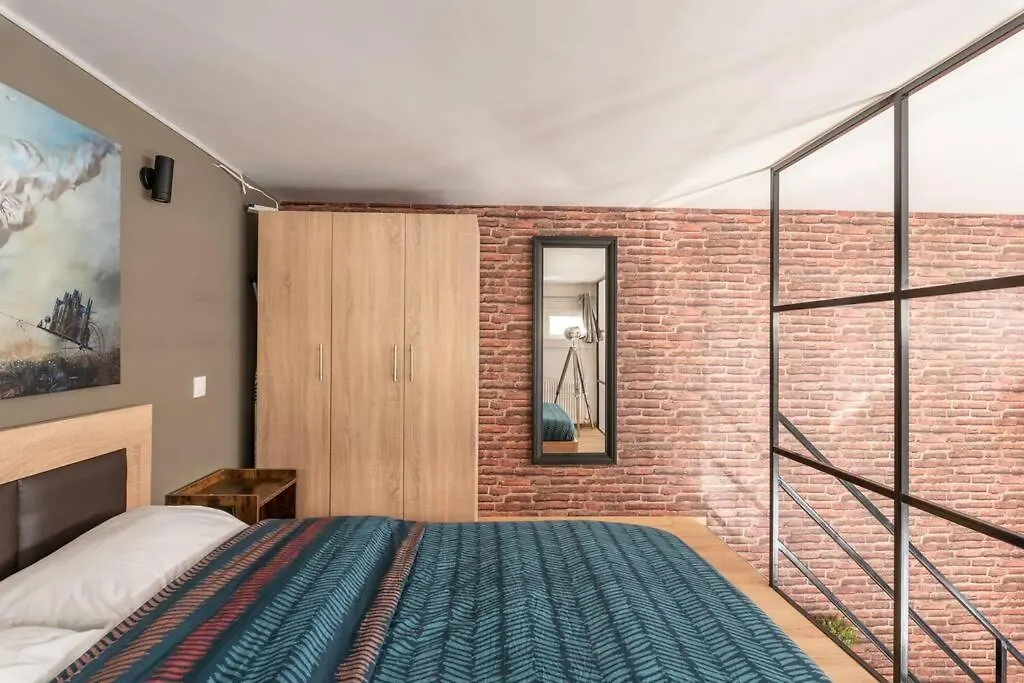 Industrial Loft Near Seaside W 200Mbps Apartment Thessaloniki